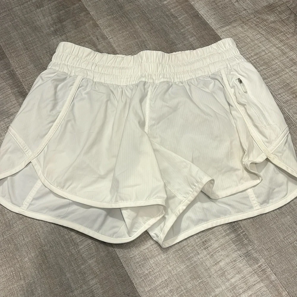 lululemon white tracker shorts
